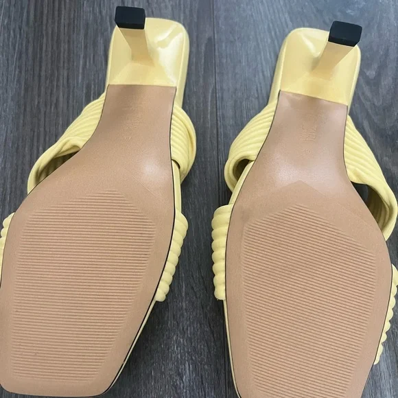 Zara Sandals - Picture 3 of 3
